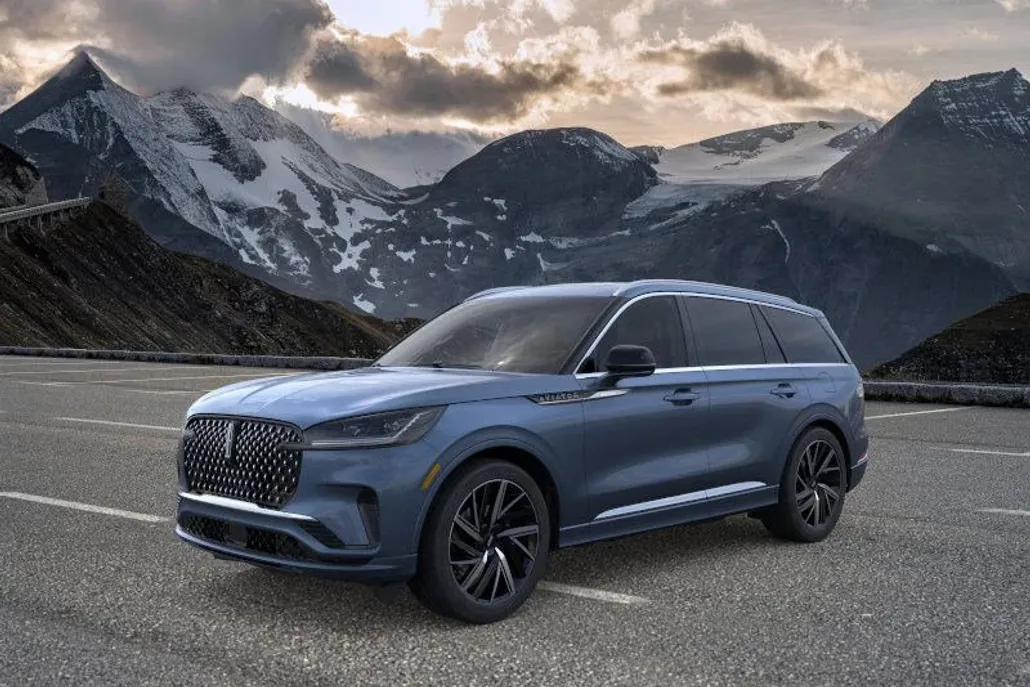 2025 Lincoln Aviator Black Label photo 1