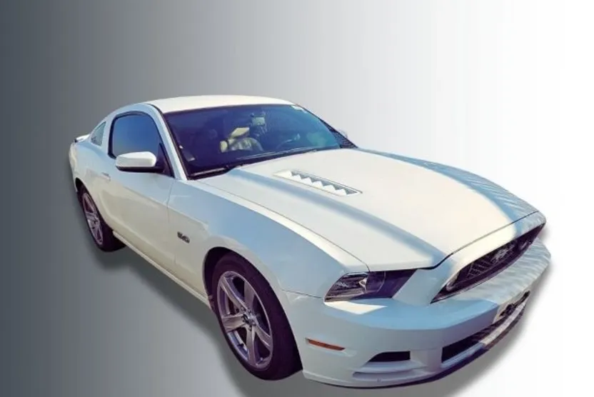 2013 Ford Mustang GT Premium photo 1