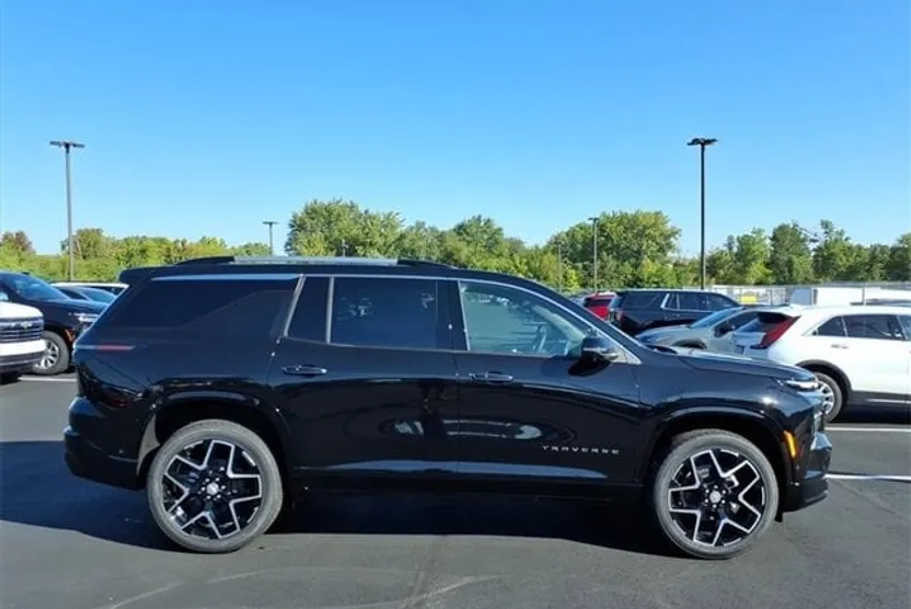 2026 Chevrolet Traverse High Country photo 1