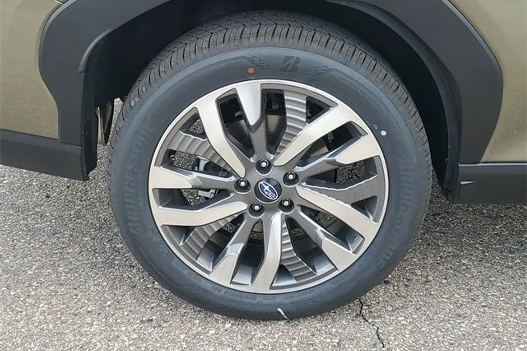 2025 Subaru Forester Touring photo 1