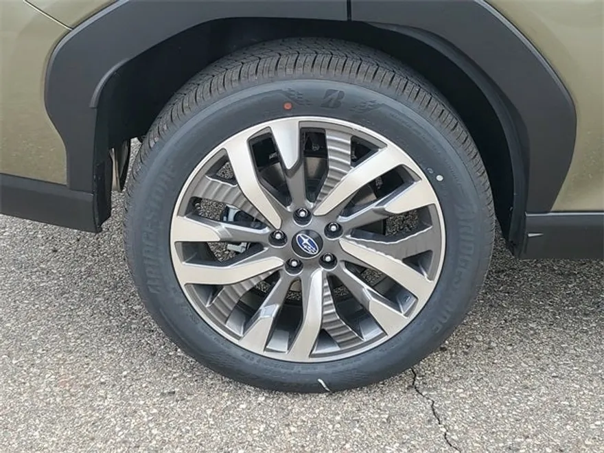 2025 Subaru Forester Touring photo 1