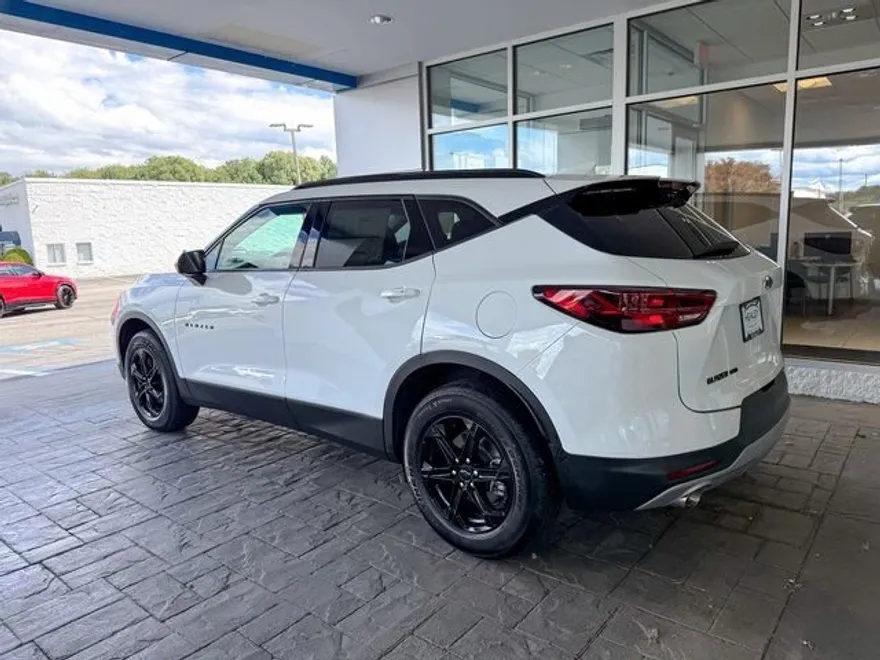 2025 Chevrolet Blazer 2LT photo 1