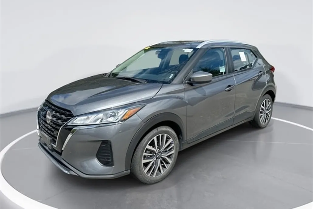 2024 Nissan Kicks SV photo 1