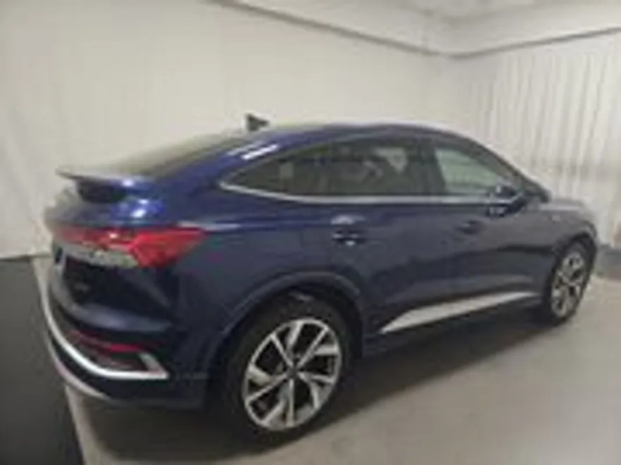 2023 Audi Q4 50 E-tron Prestige photo 2