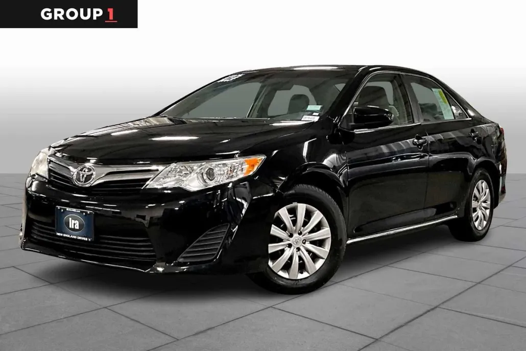 2012 Toyota Camry LE photo 1