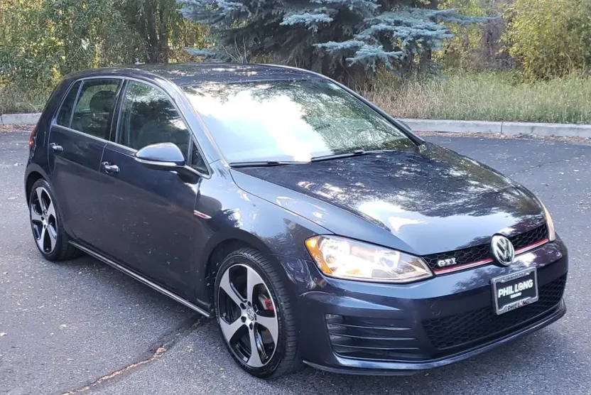 2017 Volkswagen Golf GTI S photo 1