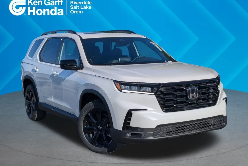 2025 Honda Pilot Black Edition photo 1
