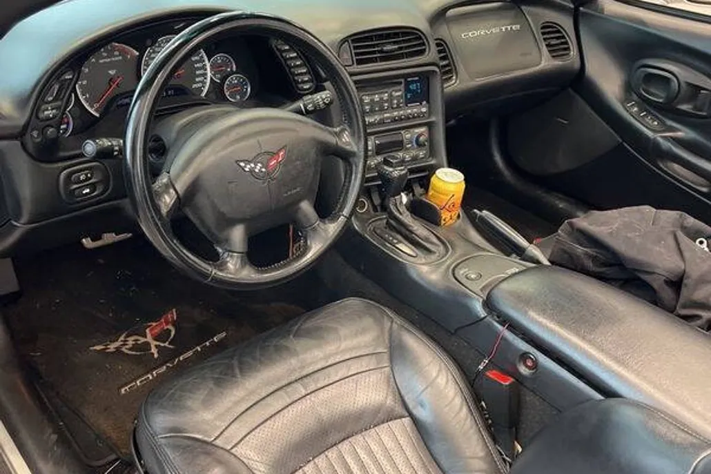 2002 Chevrolet Corvette photo 1