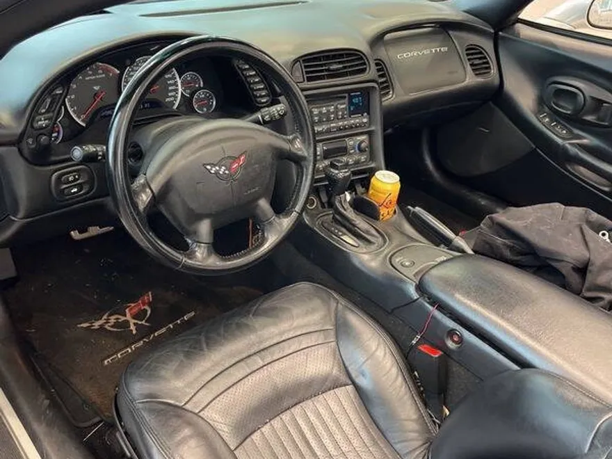 2002 Chevrolet Corvette photo 1