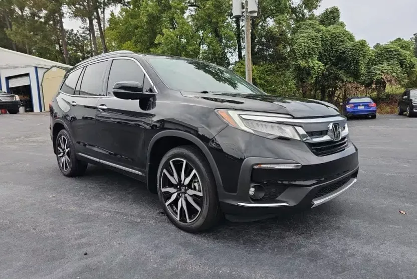 2022 Honda Pilot Touring photo 1