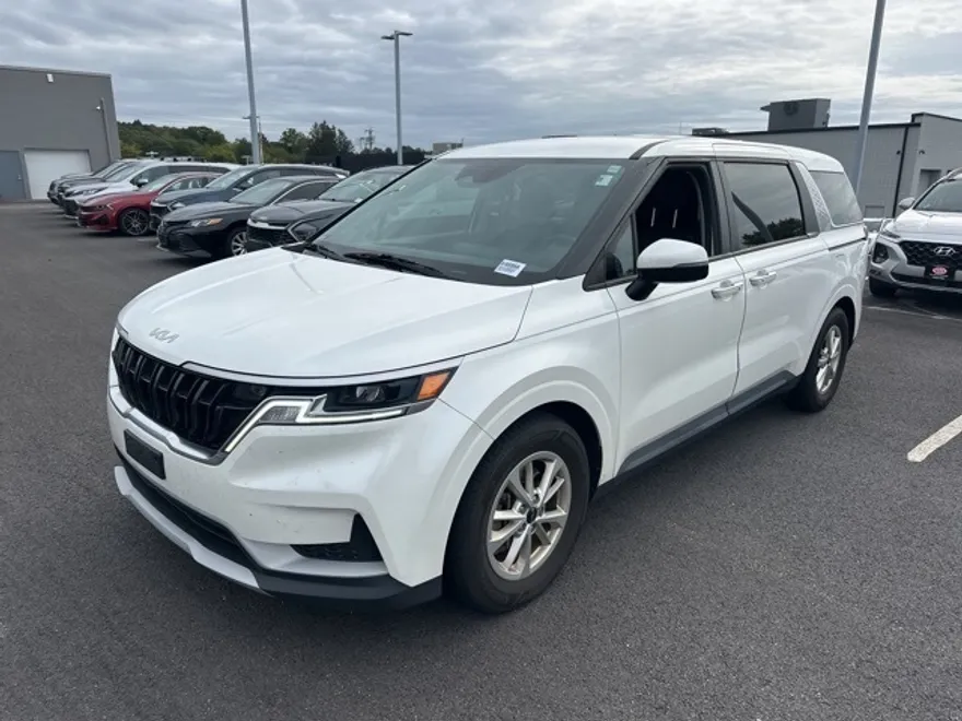 2022 Kia Carnival LXS photo 1