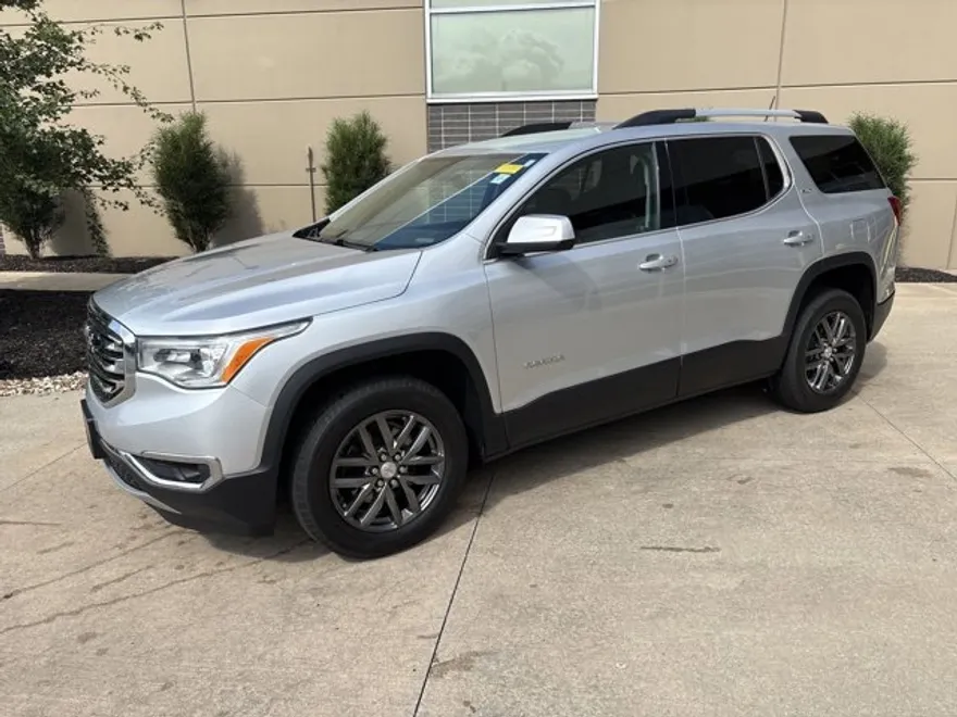2017 Gmc Acadia SLT photo 1