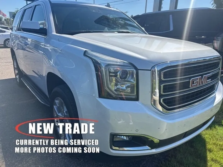 2017 Gmc Yukon SLT photo 1