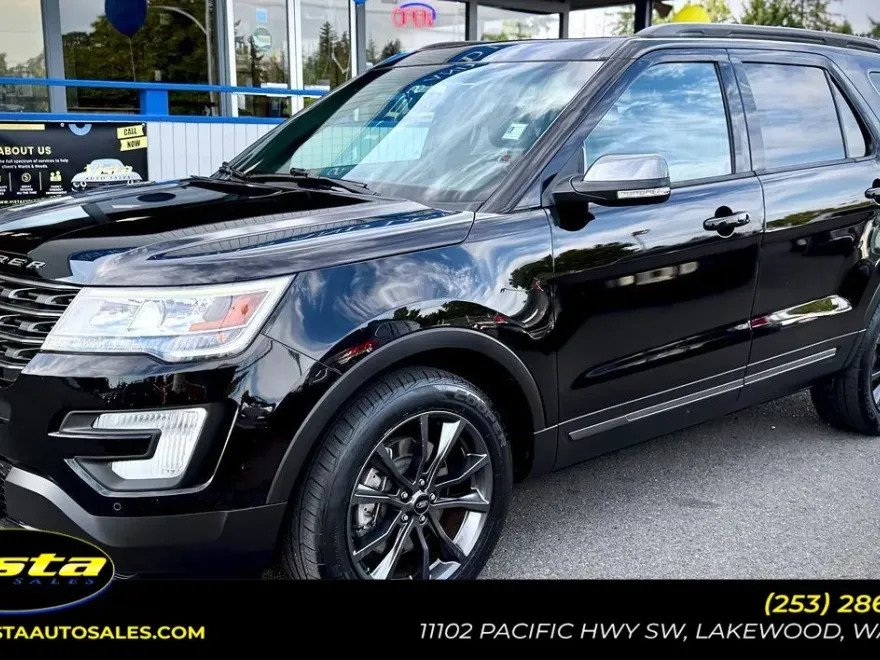 2017 Ford Explorer XLT photo 1