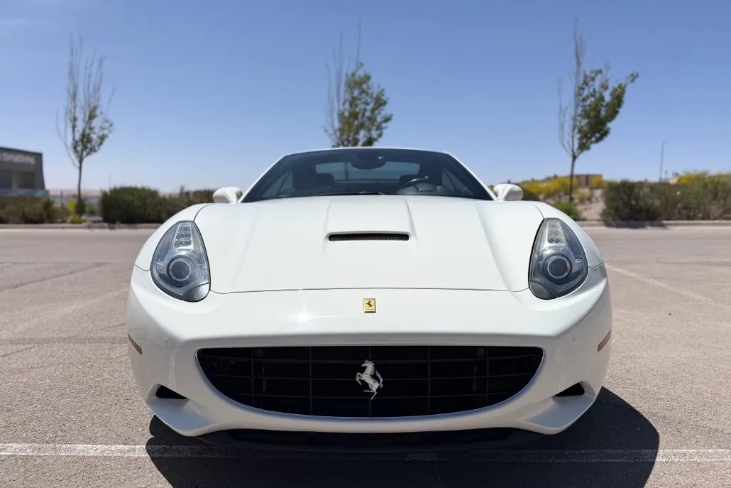 2010 Ferrari California photo 1
