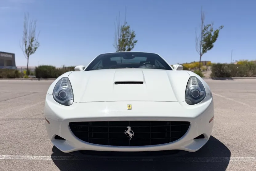 2010 Ferrari California photo 1