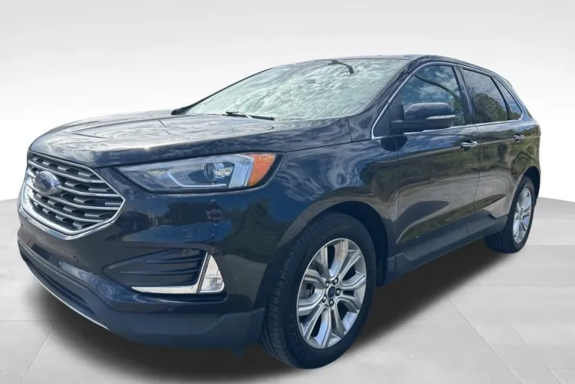 2021 Ford Edge Titanium photo 1