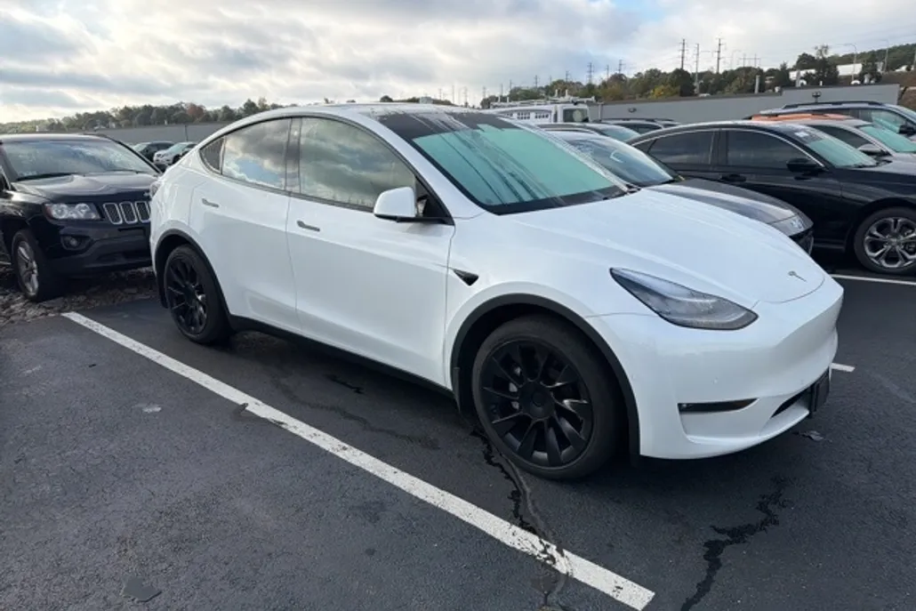 2021 Tesla Model Y Long Range photo 1
