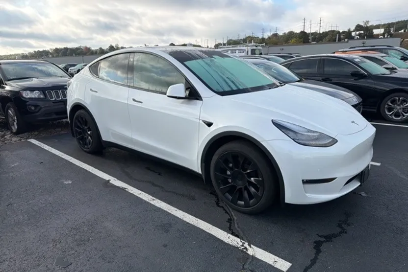 2021 Tesla Model Y Long Range photo 1