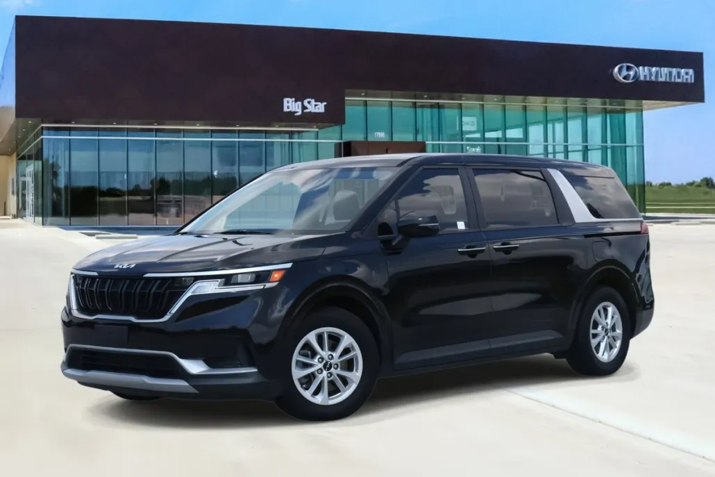 2024 Kia Carnival LX photo 1