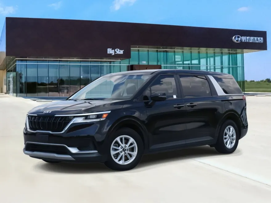 2024 Kia Carnival LX photo 1