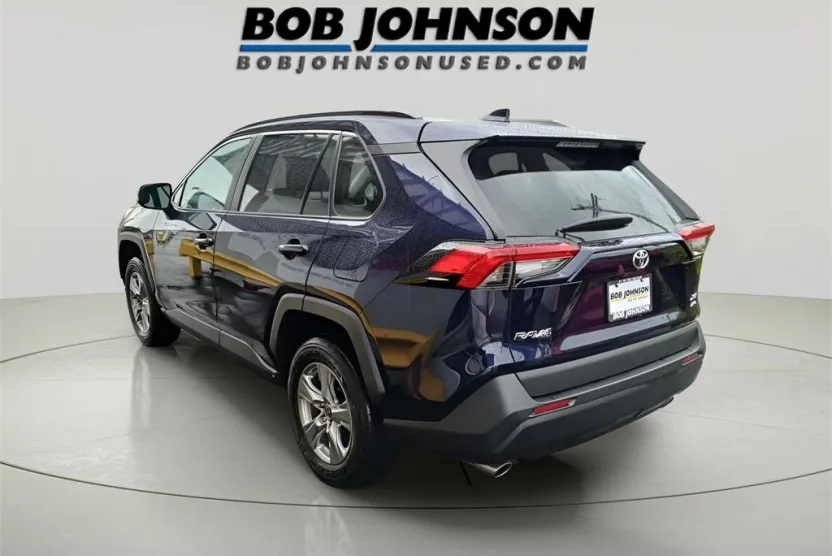 2023 Toyota RAV4 XLE photo 1