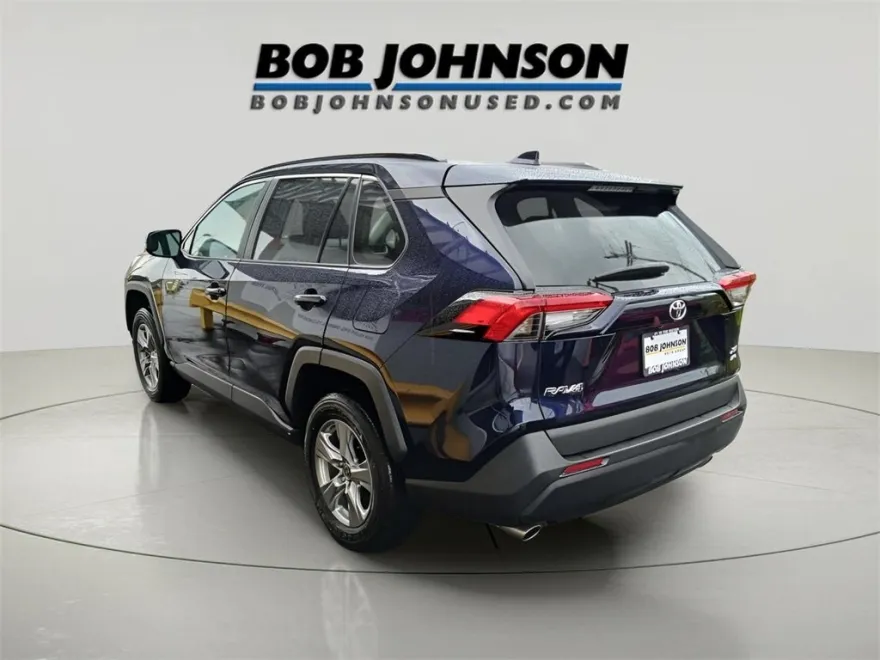 2023 Toyota RAV4 XLE photo 1