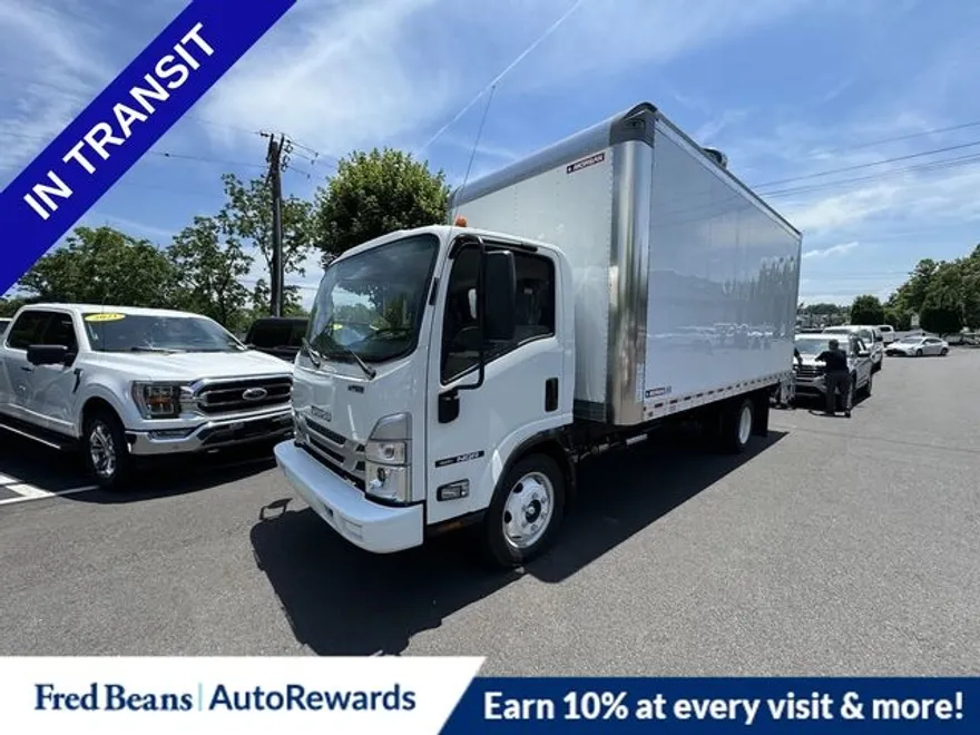 2025 Isuzu NQR photo 1
