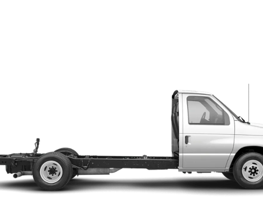 2025 Ford E-450 Cutaway photo 1