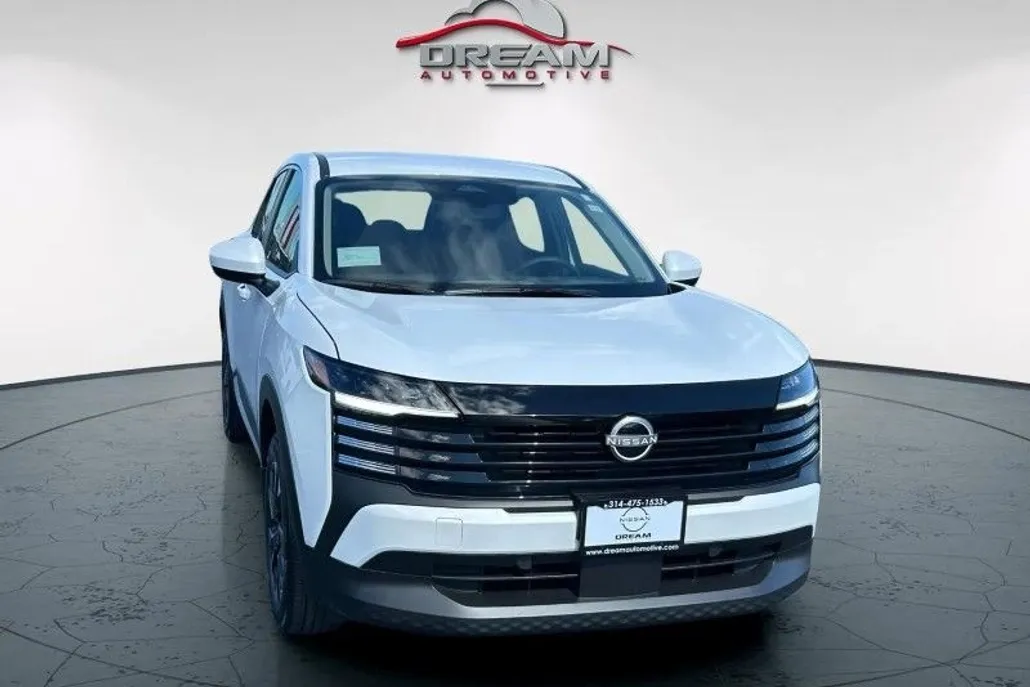 2025 Nissan Kicks SV photo 1