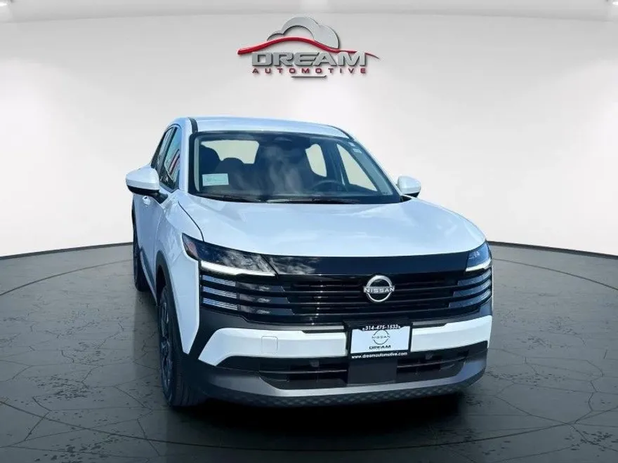 2025 Nissan Kicks SV photo 1