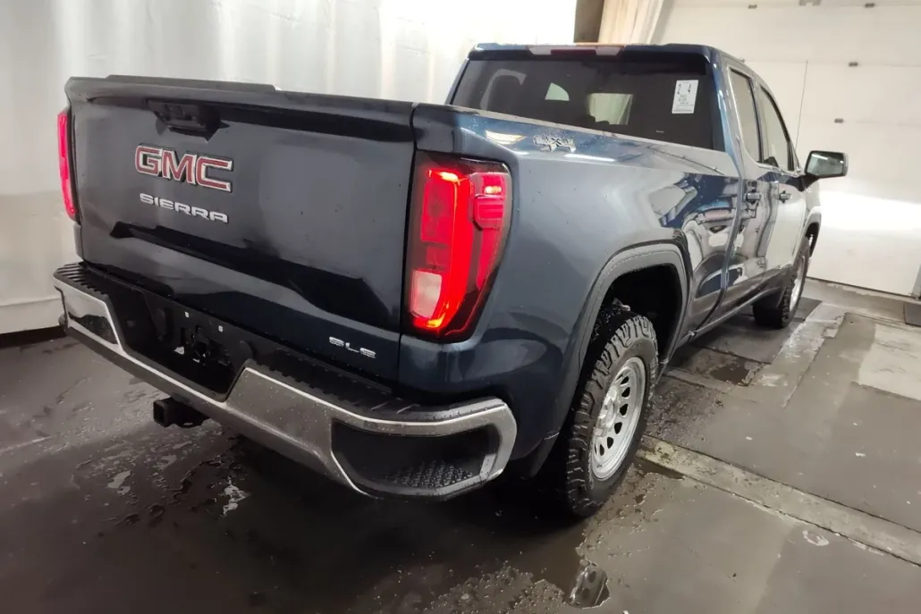 2023 Gmc Sierra SLE photo 1