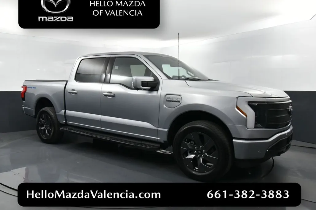 2022 Ford F-150 Lightning Lariat photo 1