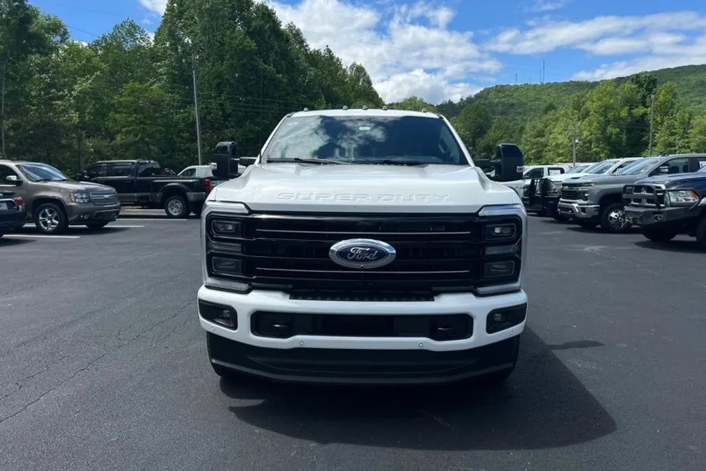 2025 Ford F-250 photo 1