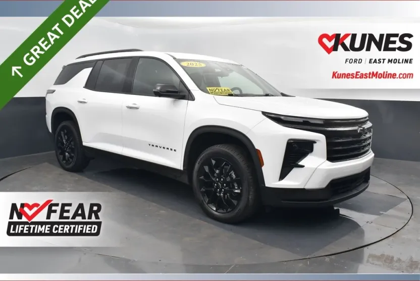 2025 Chevrolet Traverse 2LT photo 1