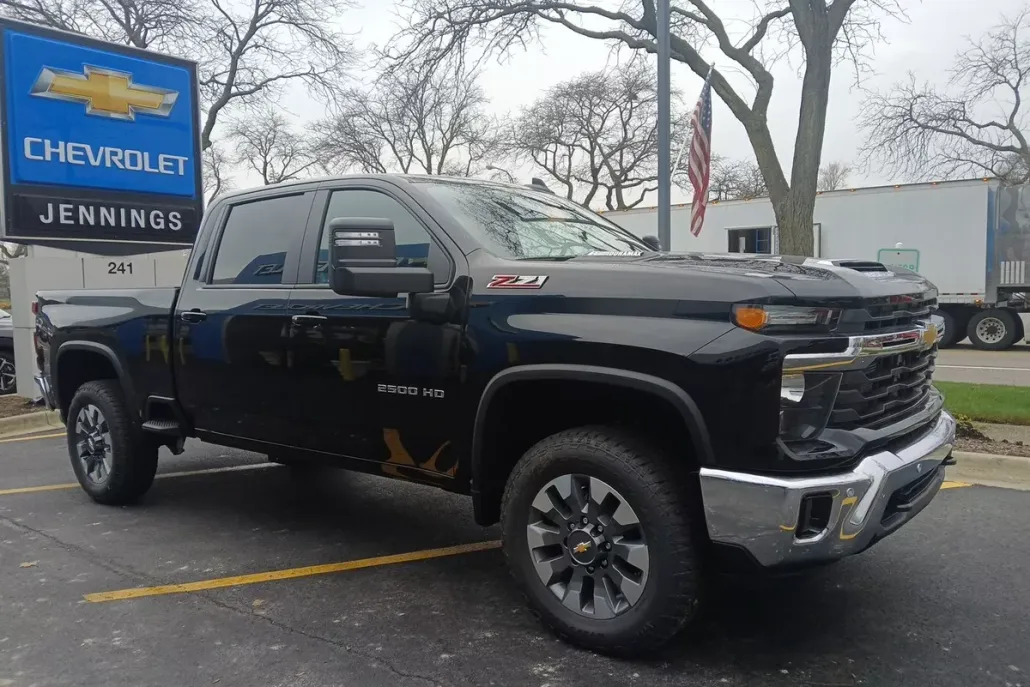 2025 Chevrolet Silverado 2500HD LT photo 1
