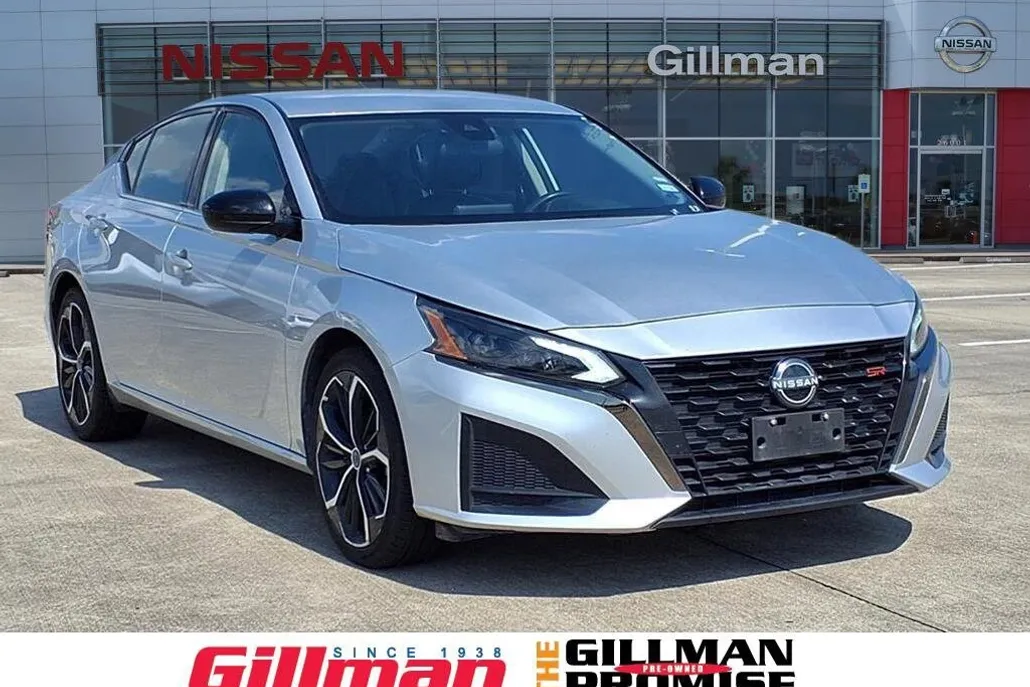 2024 Nissan Altima SR photo 1