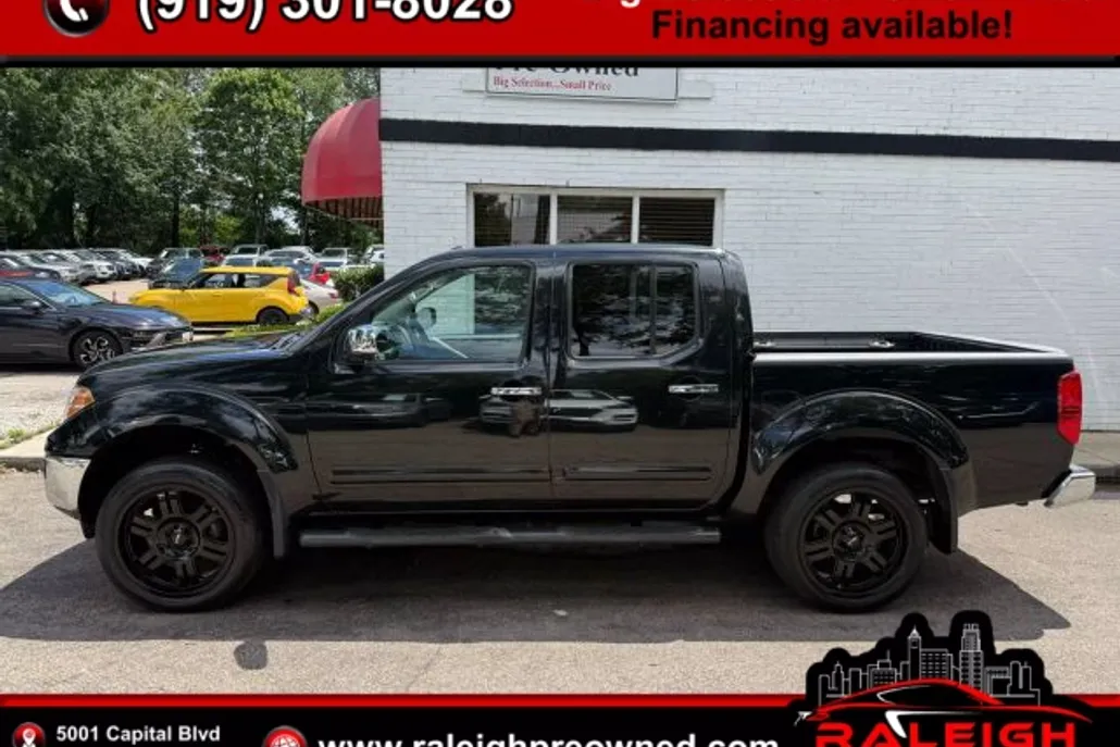 2019 Nissan Frontier Crew Cab SL photo 1