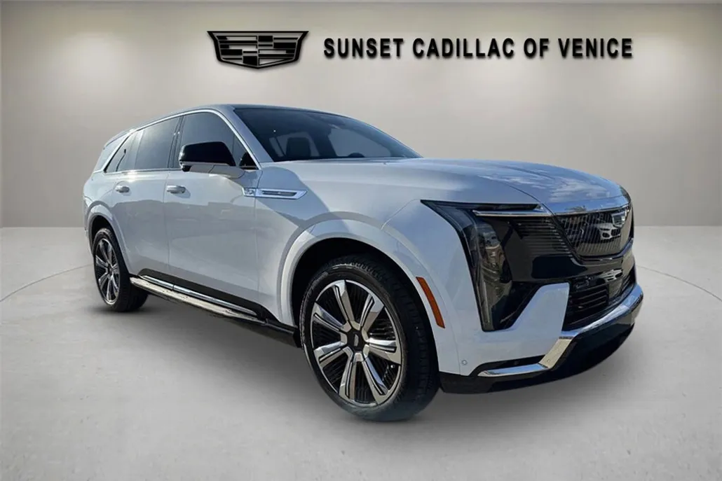 2025 Cadillac Escalade IQ Luxury photo 1