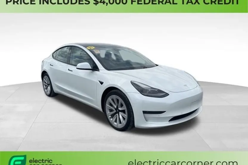2021 Tesla Model 3 Standard Range Plus photo 1