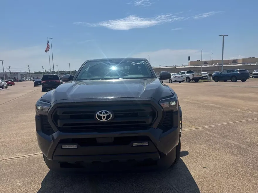 2025 Toyota Tacoma Limited photo 1