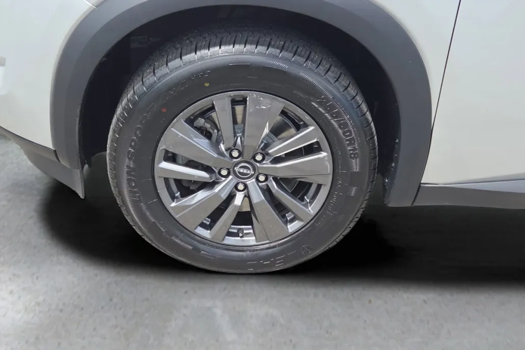 2022 Nissan Pathfinder SV photo 1