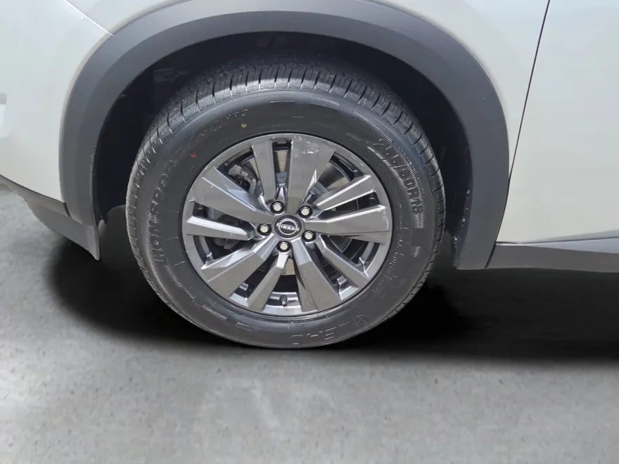 2022 Nissan Pathfinder SV photo 1