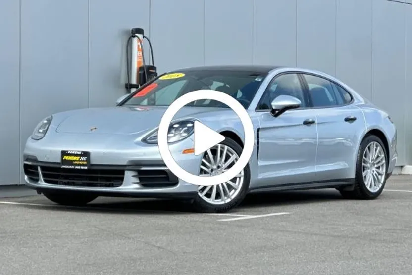 2018 Porsche Panamera 4 photo 1