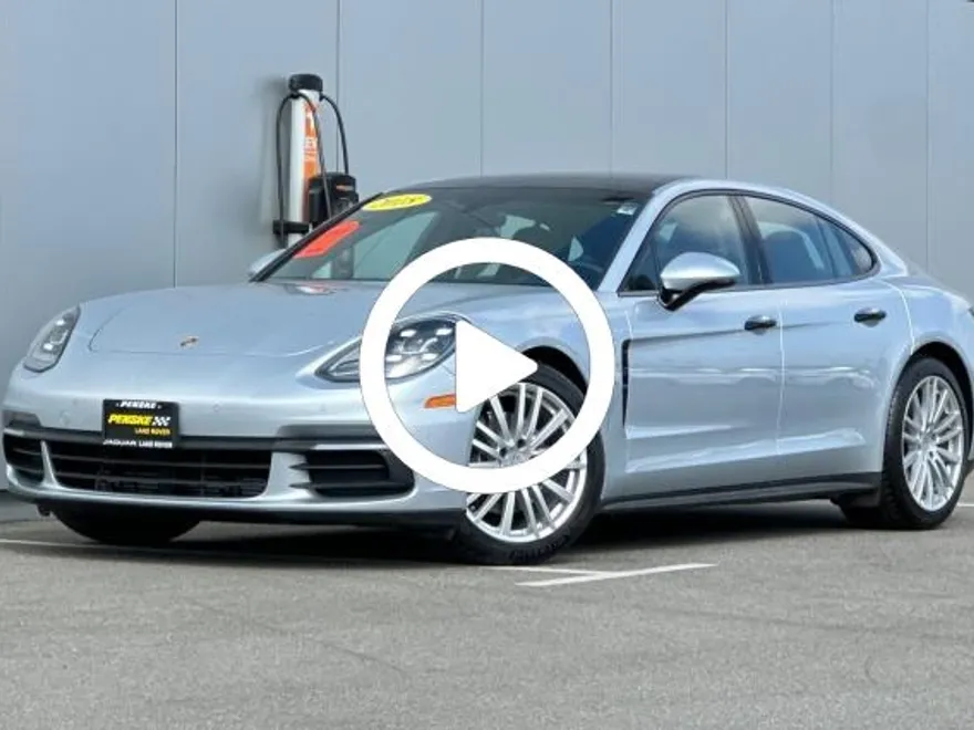 2018 Porsche Panamera 4 photo 1