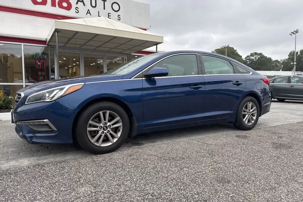 2015 Hyundai Sonata SE photo 1
