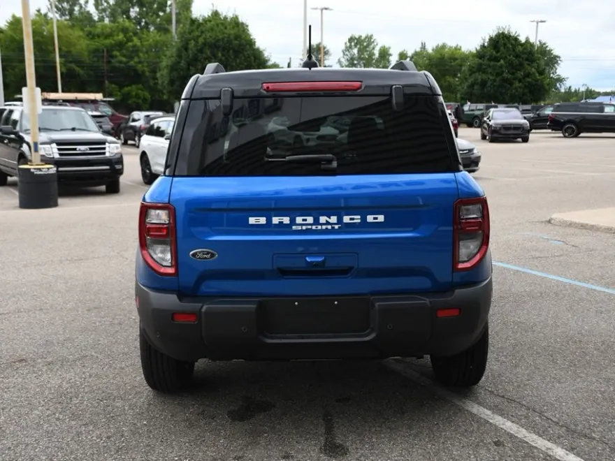 2025 Ford Bronco Sport Outer Banks photo 1