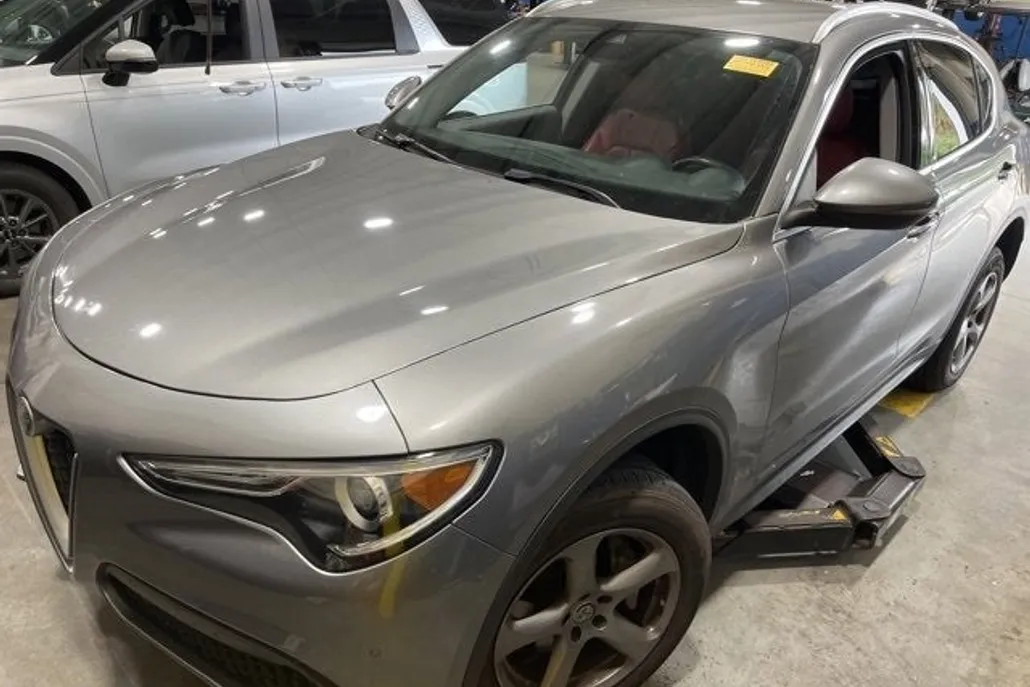 2021 Alfa Romeo Stelvio Sport Base photo 1