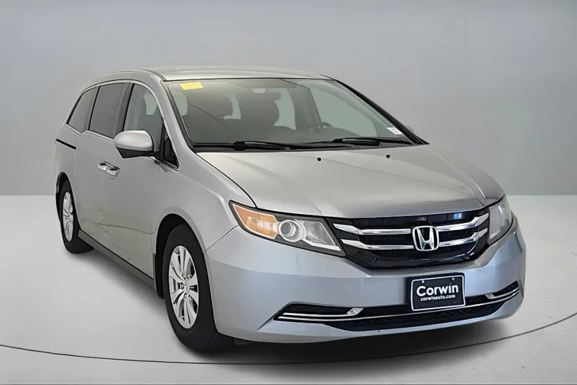2016 Honda Odyssey SE photo 1