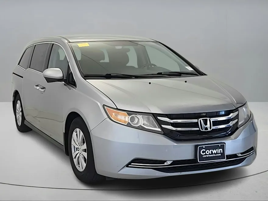 2016 Honda Odyssey SE photo 1